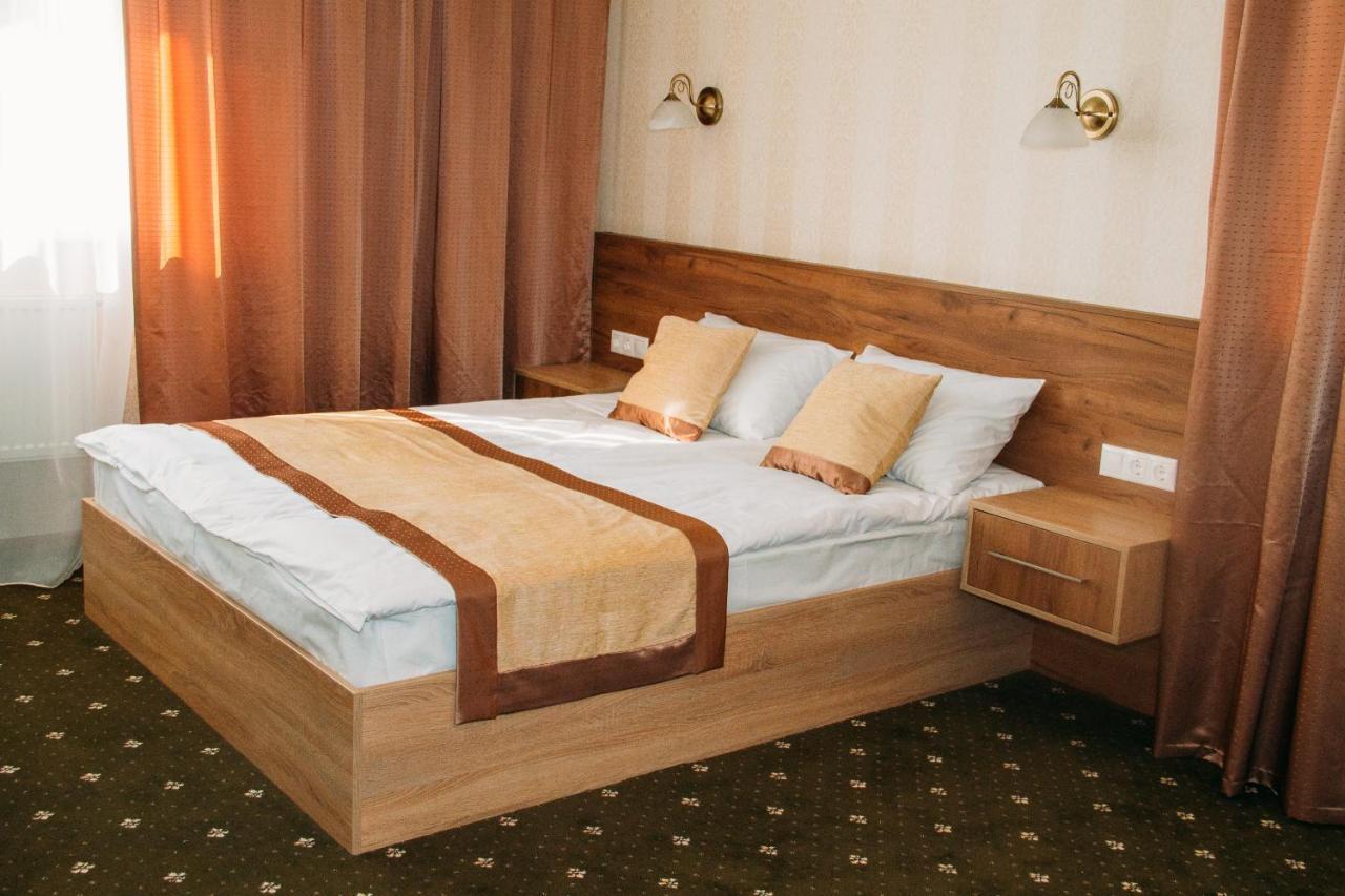 Rioro Hotel Myrhorod Exterior foto