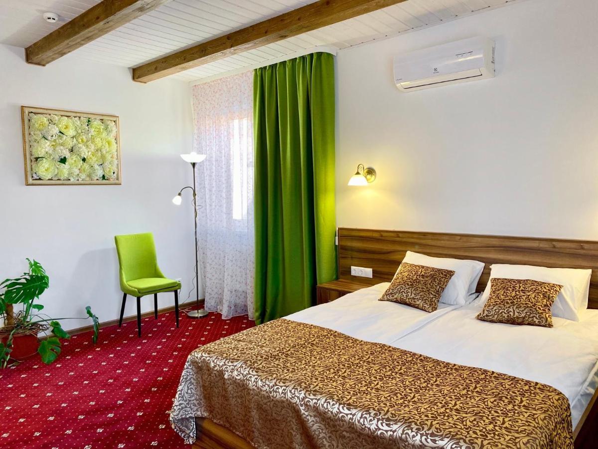 Rioro Hotel Myrhorod Exterior foto
